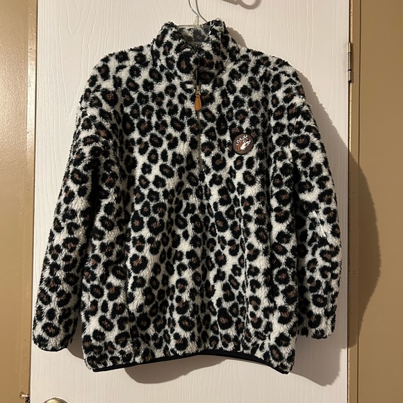 Buc-ee’s pullover - Picture 4 of 13